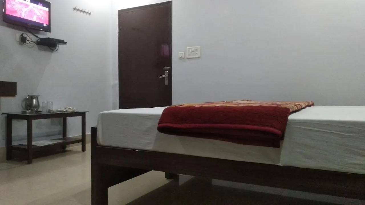 Hotel Giriraj Inn Βαρανάσι 3*,  Ινδία