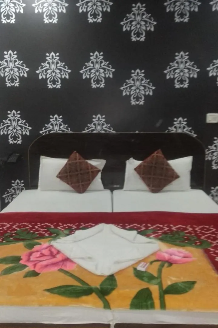 Hotel Giriraj Inn Βαρανάσι 3*,  Ινδία
