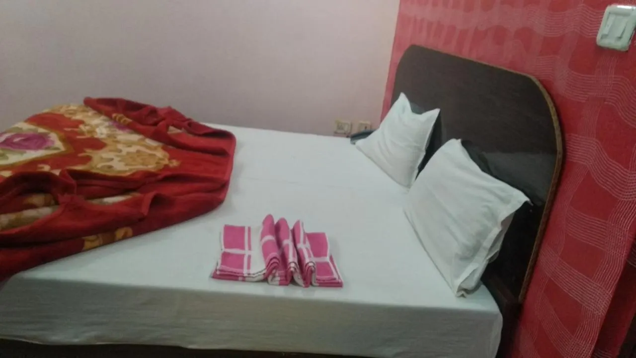 Hotel Giriraj Inn Βαρανάσι