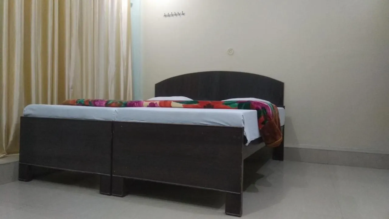 Hotel Giriraj Inn Βαρανάσι